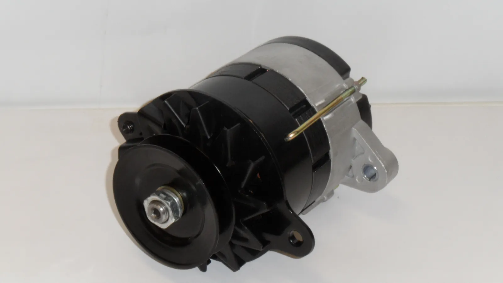 Generaator 12V 1000W 72A MTZ