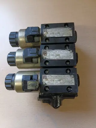 Divider base 822-4801180B