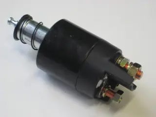 Tõmberelee 12V 2.7/3.2kW