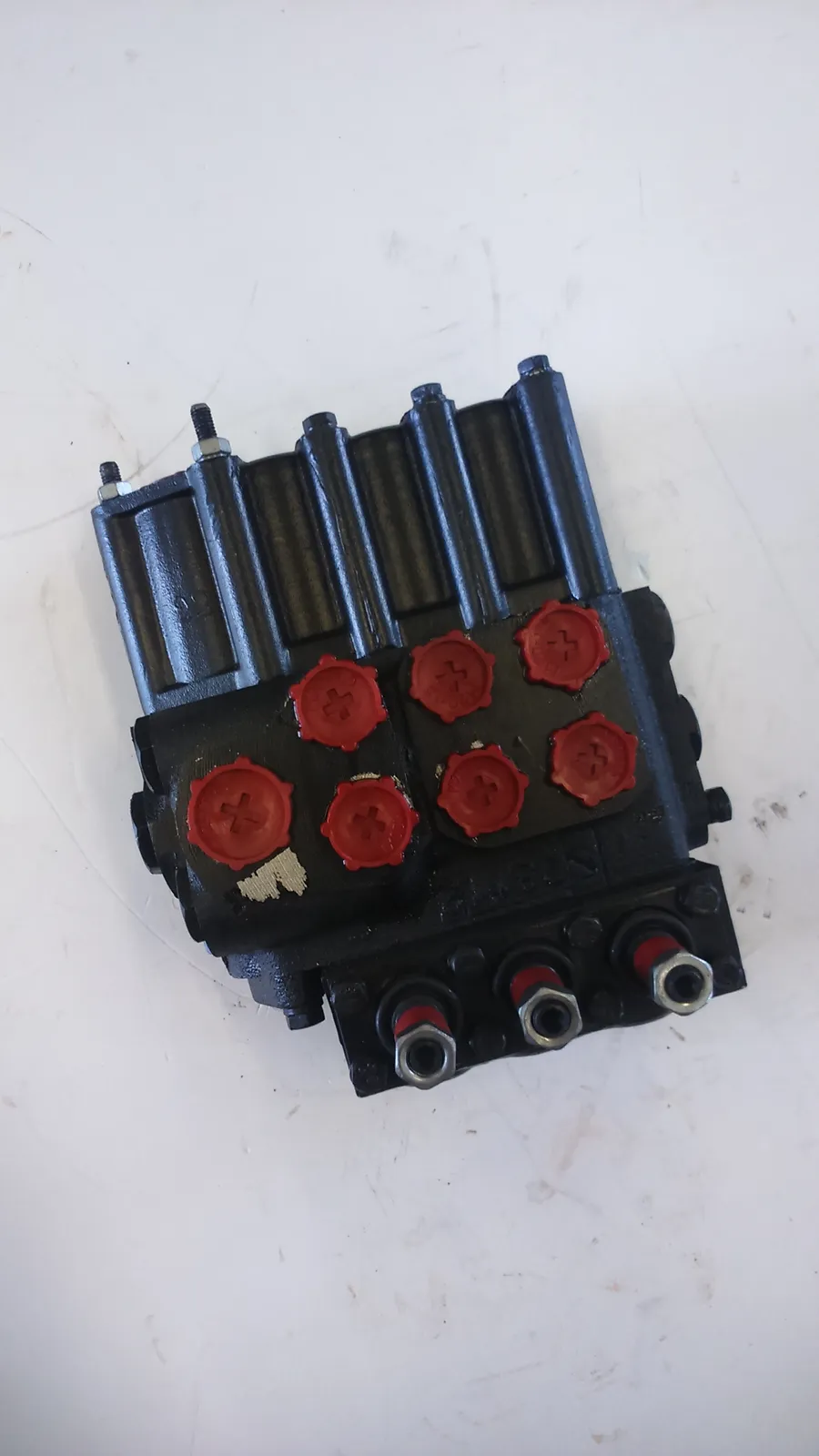 Hüdrojagaja R80-3/1-222 T-150, MTZ, T-40 CH